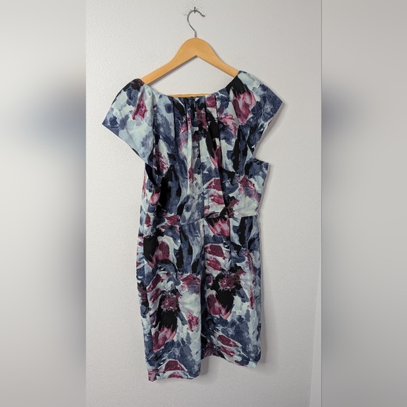 Apt.‎ 9 NWT Pleated Neck Sheath Dress Size 16, Blue Floral Print, Fully Lined - Picture 4 of 6